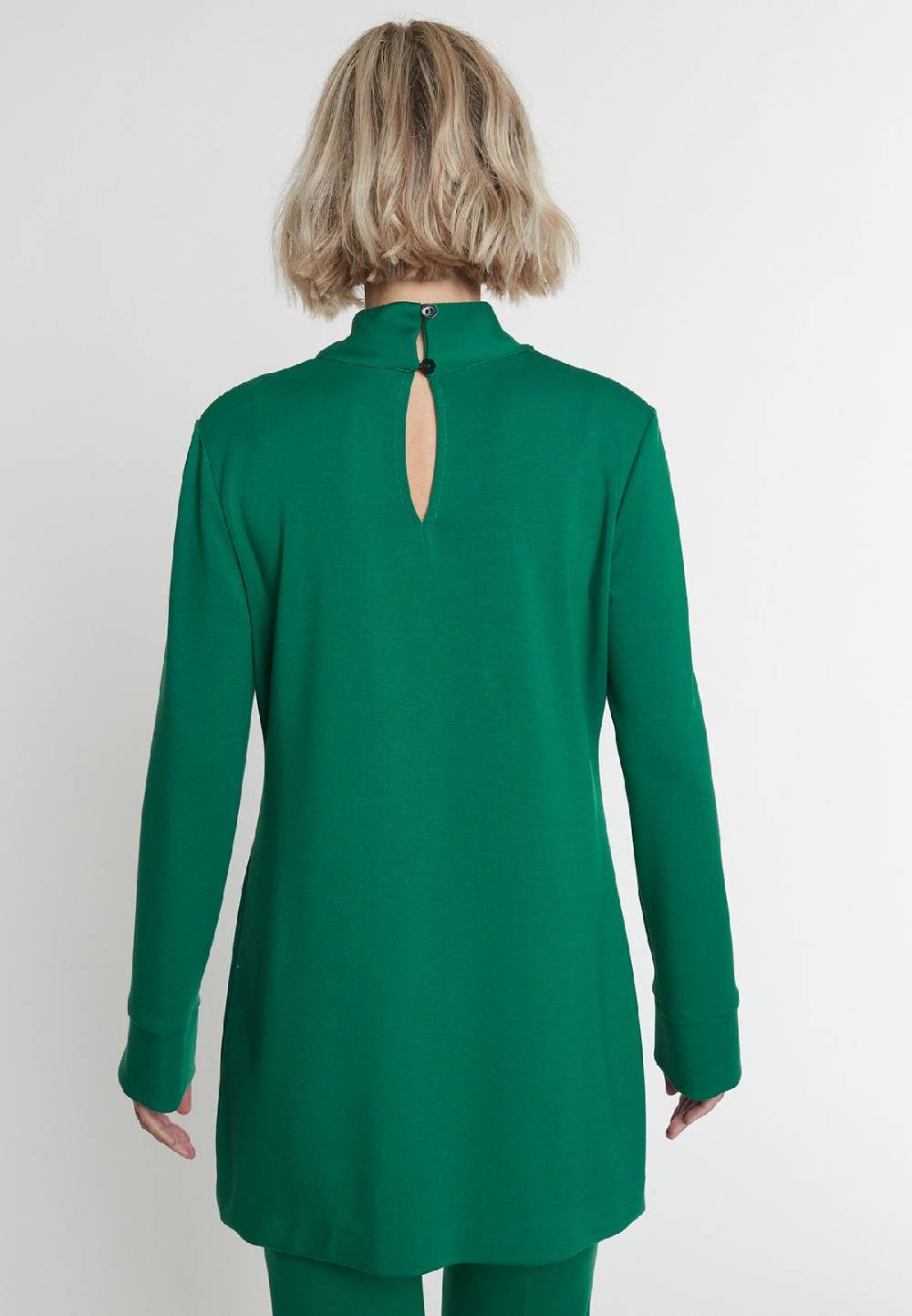 Ana Alcazar Longtop Menka Auslauf