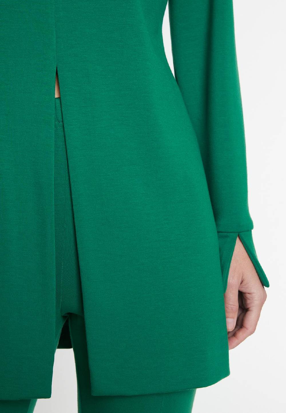 Ana Alcazar Longtop Menka Auslauf