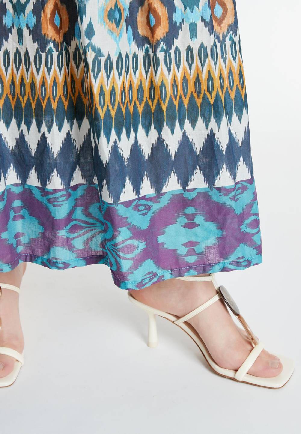 Ana Alcazar Ethnokleid Kaine Letzter Tag