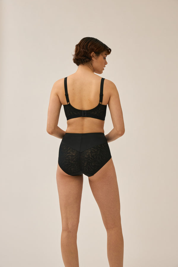 Naturana Minimizer und Side Smoother BH mit Spitze - Schwarz Weihnachtsangebot
