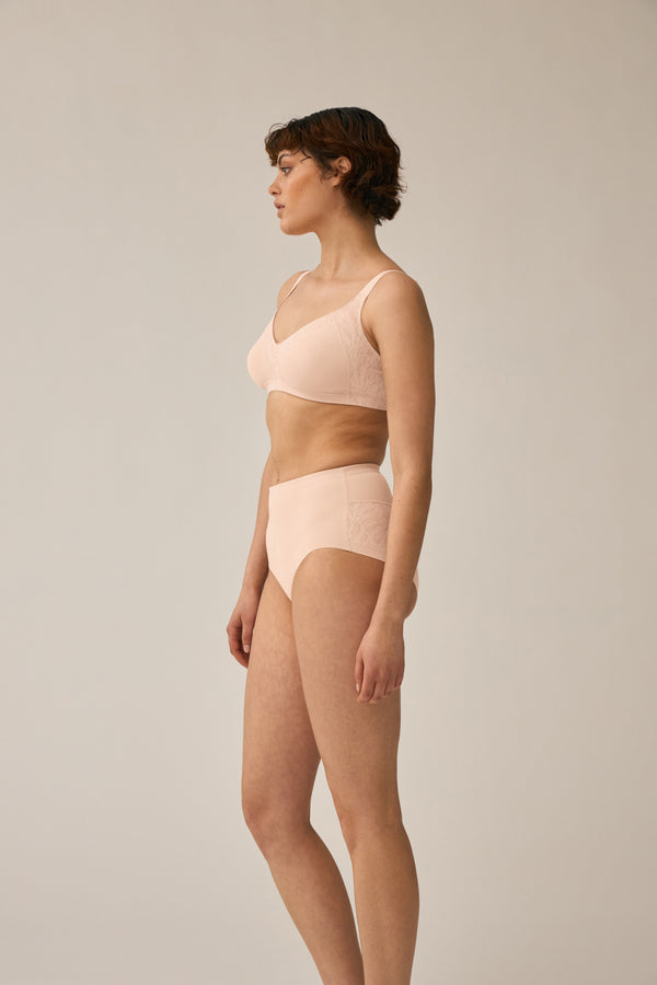 Naturana Minimizer und Side Smoother BH mit Spitze - Light Beige Osterangebot