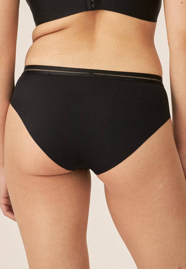 Naturana Clean Cut Slip mit Mesh-Details - Schwarz Im Verkauf