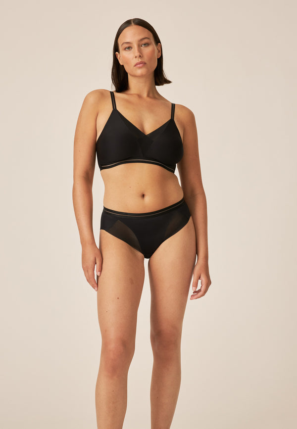 Naturana Clean Cut Slip mit Mesh-Details - Schwarz Im Verkauf