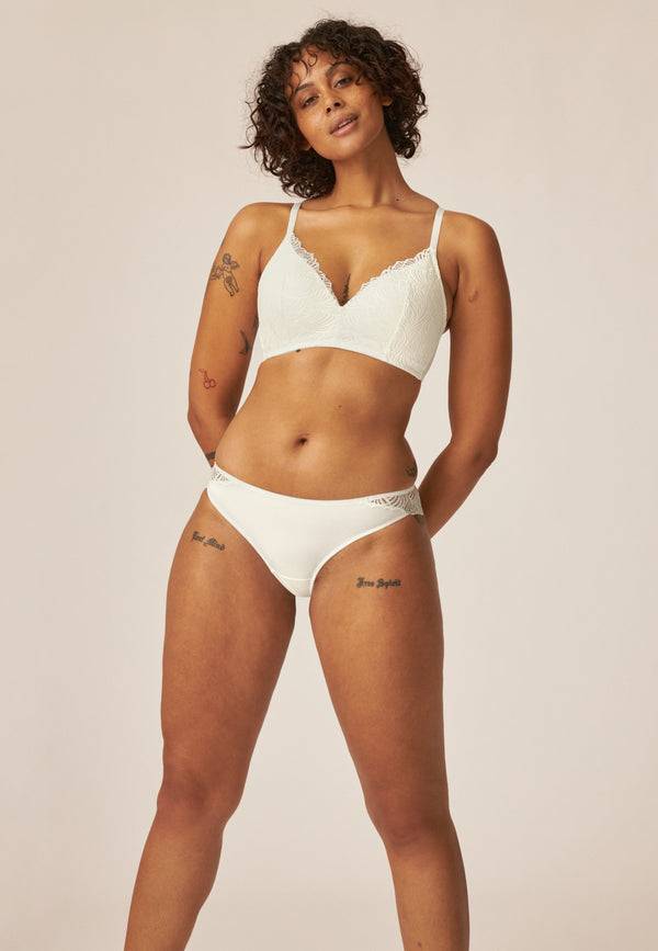 Naturana Slip mit Spitzendetails - Ecru Tiefpreis