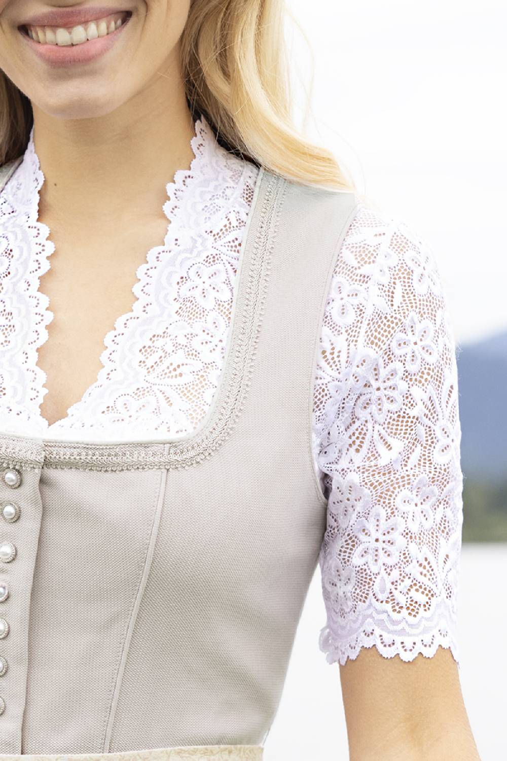 Nina Von C. Dirndl-Bluse Melina, halbarm Großer Ausverkauf