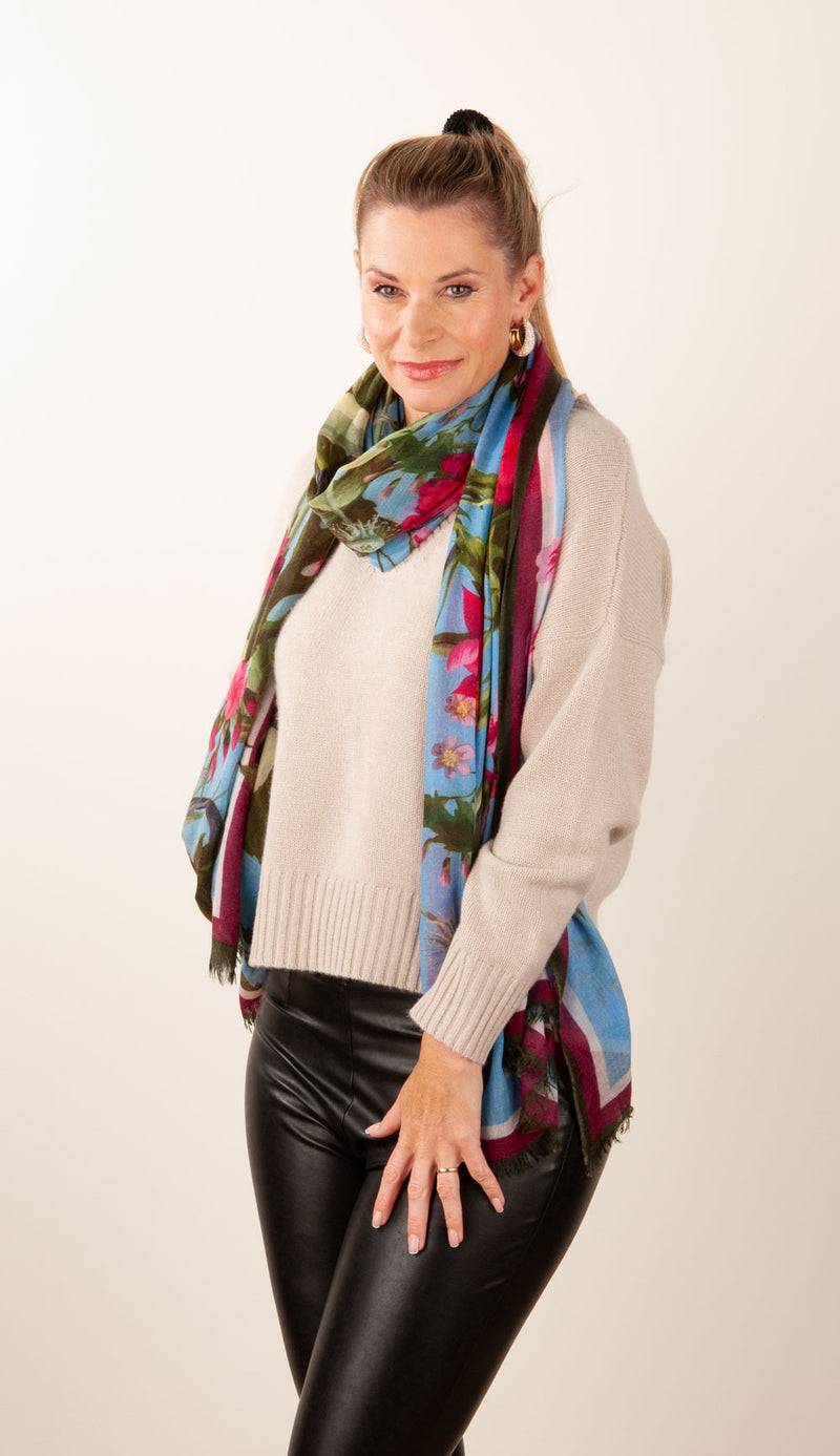 Simone Bruns Schal „Blumen & Blätter“ Blau | Multicolor 50% Rabatt für begrenzte Zeit