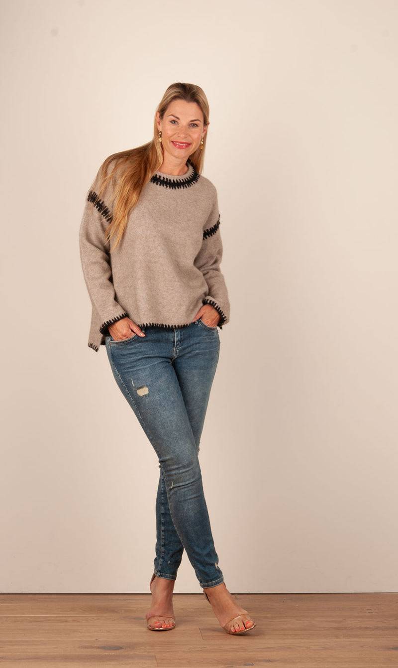 Grace Pullover Beige | Schwarz Riesige Rabatte