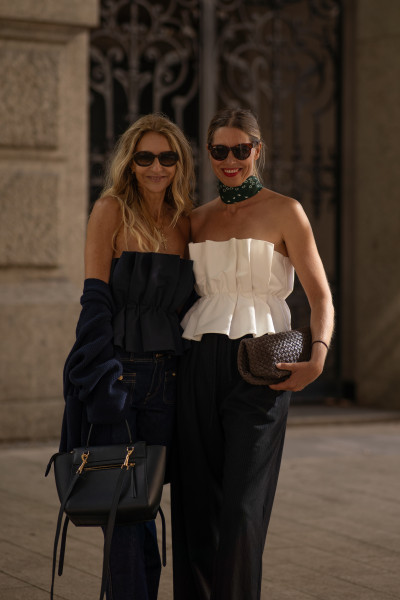 Sosue Pleat top Navy Tiefpreis