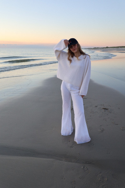 Sosue Rip Round Neck Pullover Off White Vierteljährliche Förderung