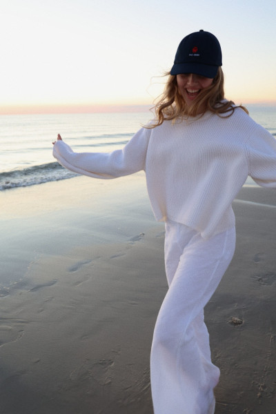Sosue Rip Round Neck Pullover Off White Vierteljährliche Förderung